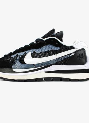 Чоловічі кросівки sacai x nike vaporwaffle black/white2 фото