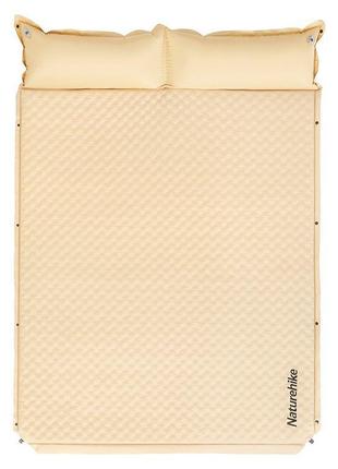 Двухместный самонадувающийся коврик с подушкой от naturehike cnk2300dz014, толщина 30 мм, бежевого цвета.