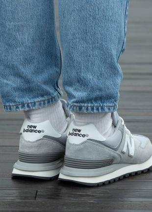 Кросівки  BEAMS Injects Asymmetry To A Greyscale New Balance 990v5 legacy grey4 фото