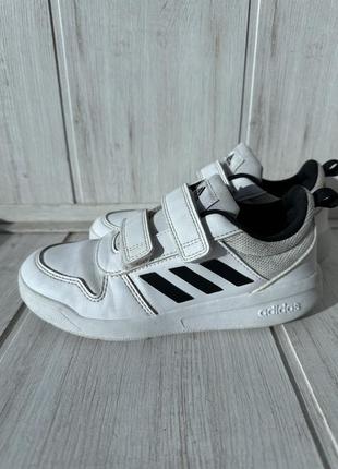 Кроссовки adidas.33