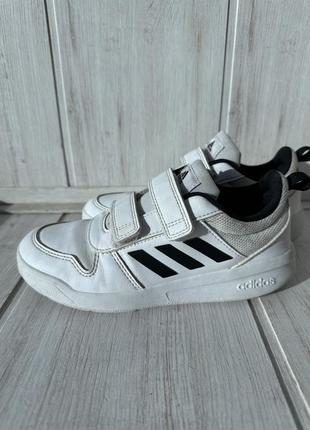 Кросівки adidas.33