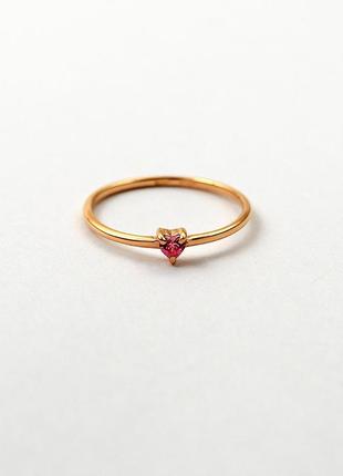 Золотое кольцо с сердечком