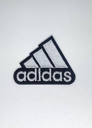 Нашивка термо adidas адидас 45x55 мм (черный/светло-серый)