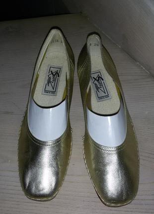 Spiffy (іспанія)- шкіряні туфлі-балетки 38 розмір (24,3 см)