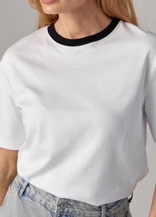 Трикотажная женская футболка с контрастной окантовкой3 фото