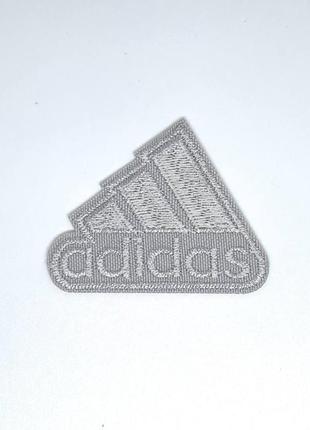 Нашивка термо adidas адидас 45x55 мм (светло-серая)