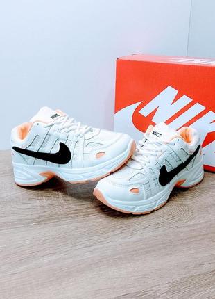 Кроссовки женские nike1 фото