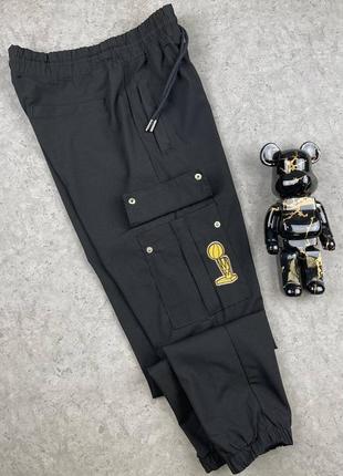 Брендові чоловічі спортивні штани / якісні штани louis vuitton в чорному кольорі на кожен день2 фото