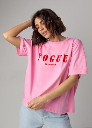 Женская футболка oversize с надписью vogue2 фото