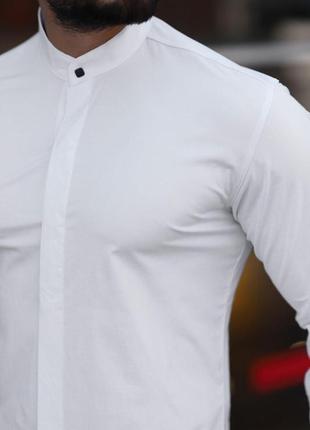 Мужская белая рубашка приталенная скрытые пуговицы