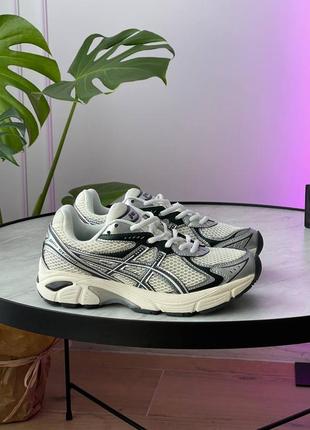 Кроссовки asics