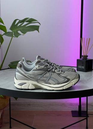 Кроссовки asics