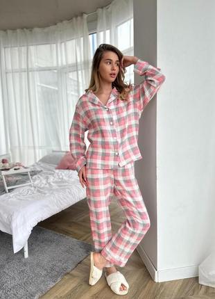 Женская пижама из муслина в клеточку розово-серая (рубашка+штаны)