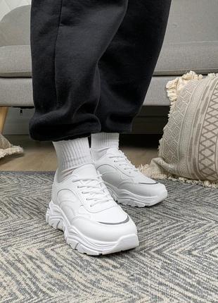 Белые рефлективные кроссовки, 379 фото