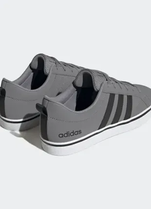 Кросівки adidas 29 см