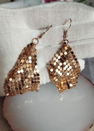 Шикарные, яркие серьги в золотые ✨💖