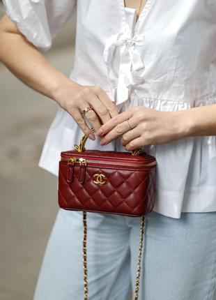 Сумка жіноча в стилі chanel classic burgundy lambskin pearl crush vanity bag gold