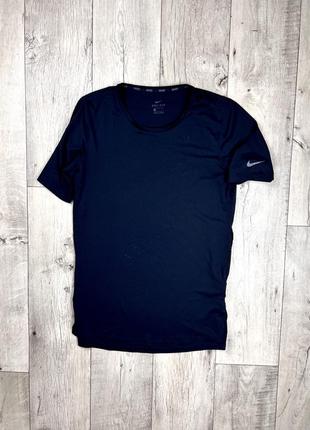 Nike dri-fit футболка l размер спортивная с карманом чёрная оригинал