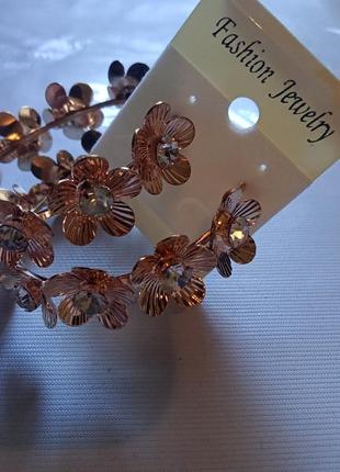 Красивые сережки-кольца с цветами "fashion jewerly"