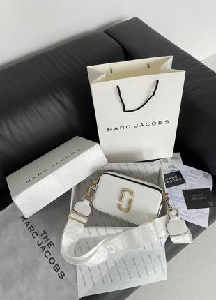 Женская сумка в стиле marc jacobs the snapsot white/gold.