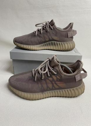 Кросівки фірмові adidas yeezy