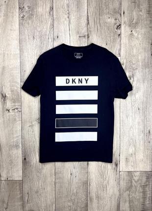 Dkny футболка m размер чёрная с принтом