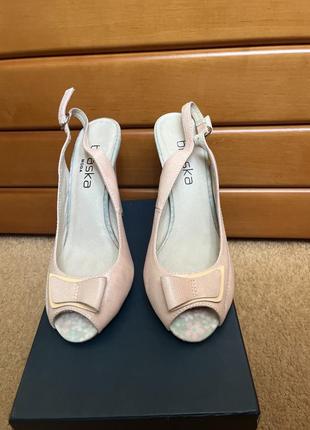 Шкіряні босоніжки  braska