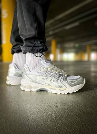 Чоловічі кросівки asics gel-kayano white silver асікс білого з сріблястим кольорів