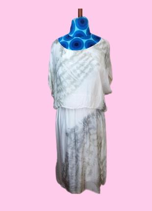 Лаконичное шелковое платье на вискозной подкладке италия