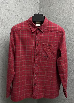 Красная клетчатая рубашка от бренда jack wolfskin