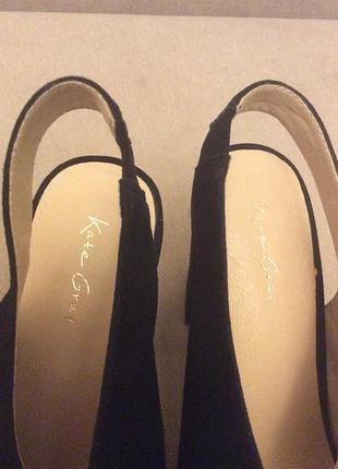 Kate gray как новые шикарные замшевые босоножки нижняя