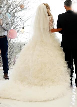 Свадебное платье в перьях, платье с перьями, свадебное платье со шлейфом