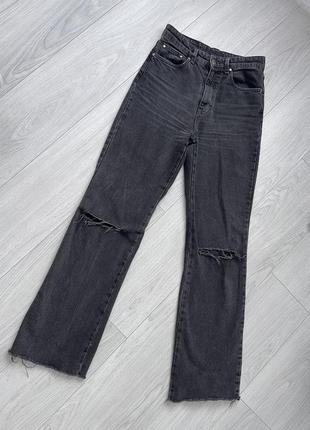 Темно-серые джинсы stradivarius