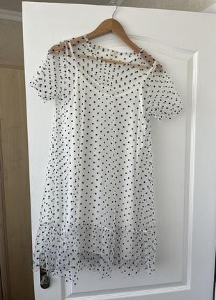 Бело-прозрачное платье в горошек