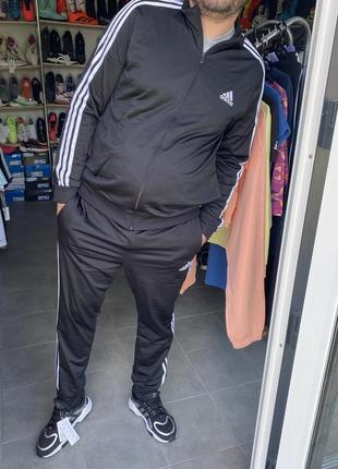 Оригінальний спортивний костюм adidas