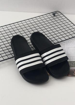 Шльопанці adidas slippers