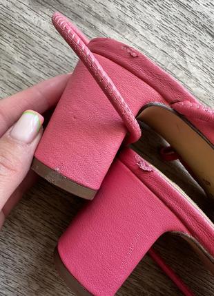 Стильні рожеві шкіряні босоніжки на невисокому каблуку з шнуровкою натуральні h&m 40/266 фото
