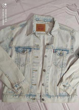 Джинсова куртка levis