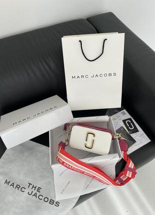 Жіноча сумка в стилі marc jacobs small camera bag white/pink.