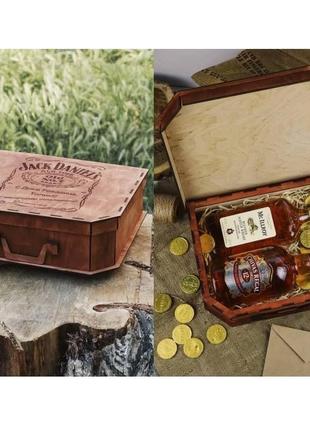 Деревянная подарочная коробка чемодан
