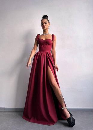 Женское изысканное нарядное длинное вечернее бордовое корсетное платье макси открыто плечи на выпускной4 фото