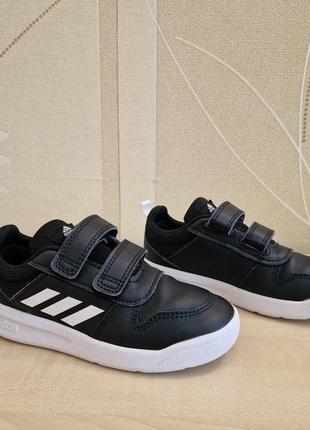 Кросівки adidas tensaur оригінал розмір 26 1/2