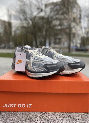 Nike vomero 5 grey