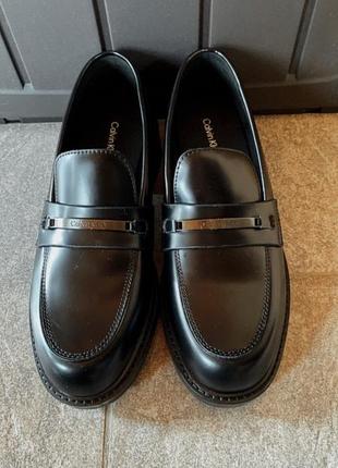 Женские черные кожаные лоферы rubber sole loafer w/hw 39