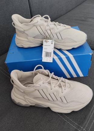 Кроссовки adidas ozweego