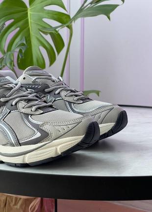 Кроссовки asics 6
