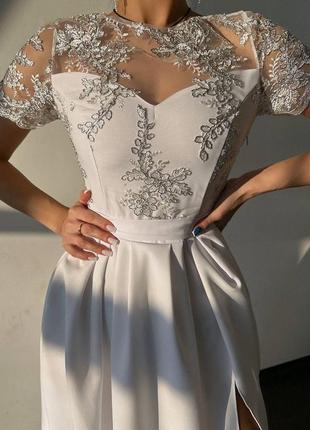 Женское качественное вечернее белое длинное элегантное платье макси в пол с кружевом...