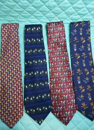 Краватки з принтами