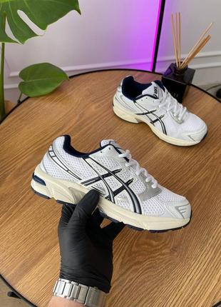 Кроссовки asics