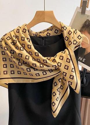 Сатинова велика жіноча шаль палантин шарф штучний шовк в графічний принт